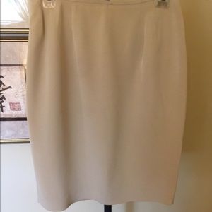 Dana Buchman, Creme Silk Skirt!